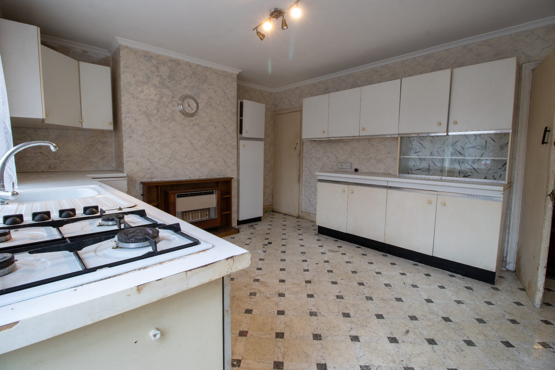 Fitted shaker kitchen in Sudbury Suffolk by David Price Building Services
